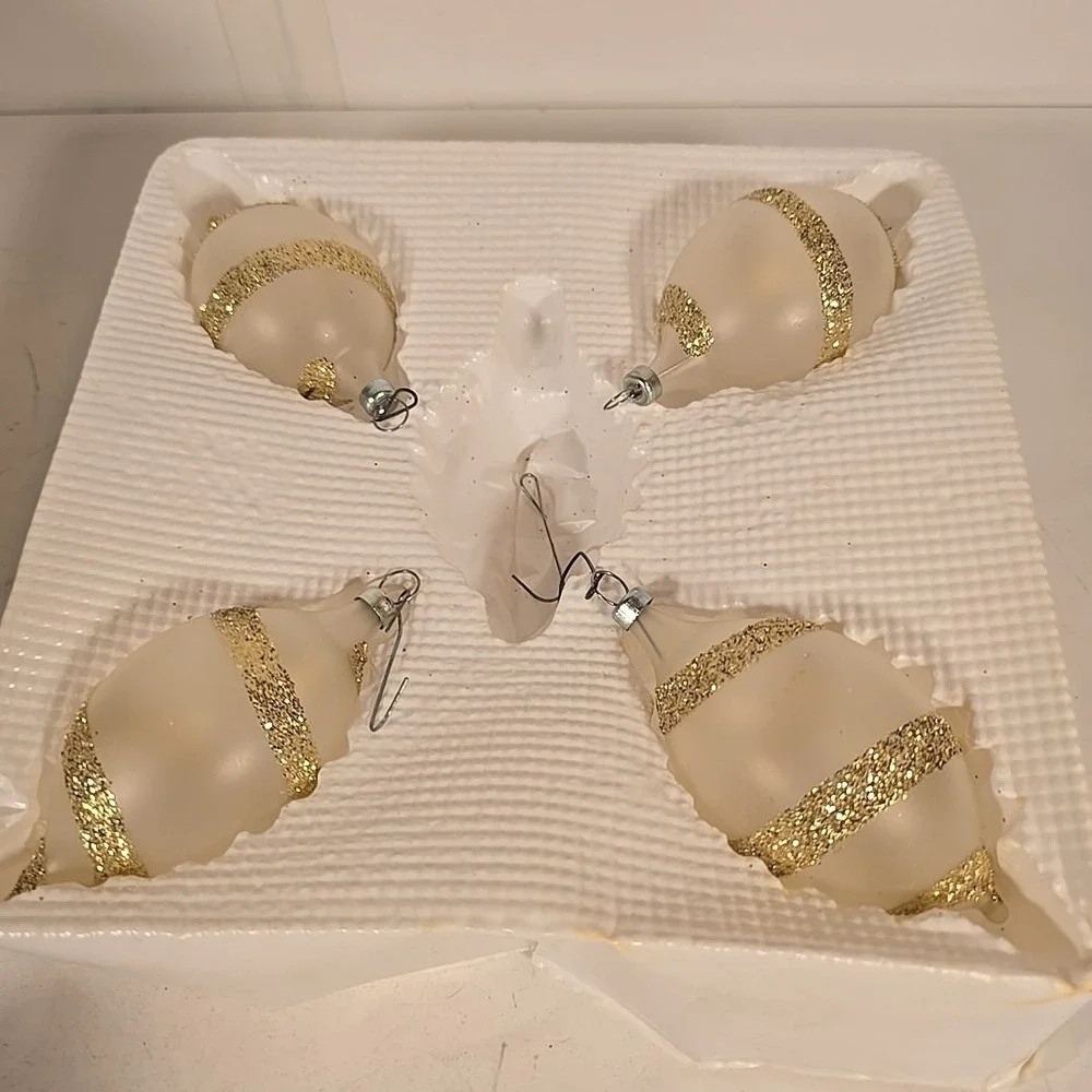 Vintage Set of 4 Glass Christmas Ornaments Frosted &‎ Gold Glitter Novelty